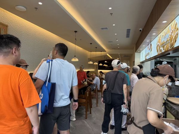 富灯网配资 菜包2.5元阳春面8元！天钥桥路美食一条街新添网红店，小店老板说——